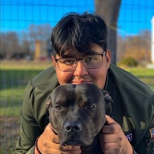 Meet your Posher, Cesar